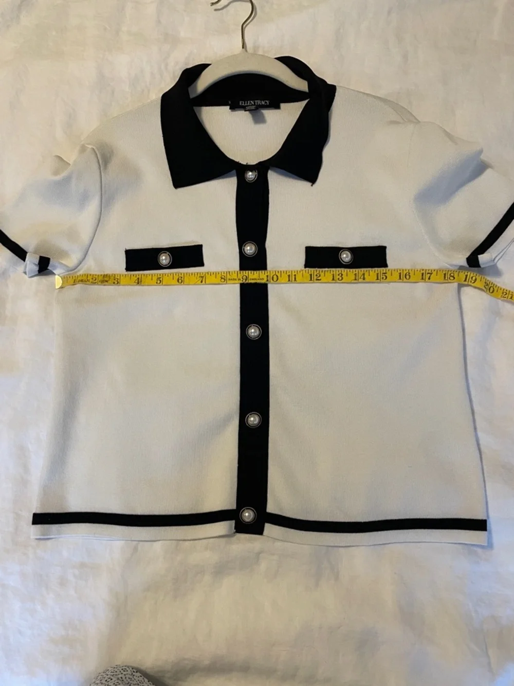 Ellen Tracy Light Cream and Black Short-Sleeve Knit Cardigan - Picture 3 of 7